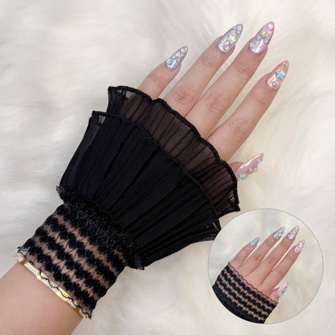 Frilly Ruffle Lace Sleeve Cuffs / Black Gothic Style Fashion Nail Accessory Gloves
