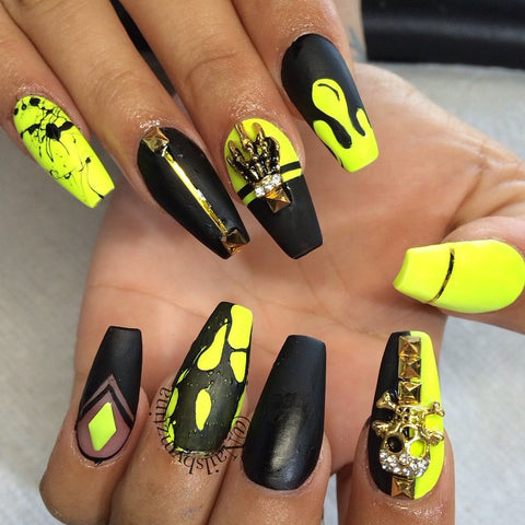 Skull & Crossbones / Gold 3D Nail Art Charm Jewelry