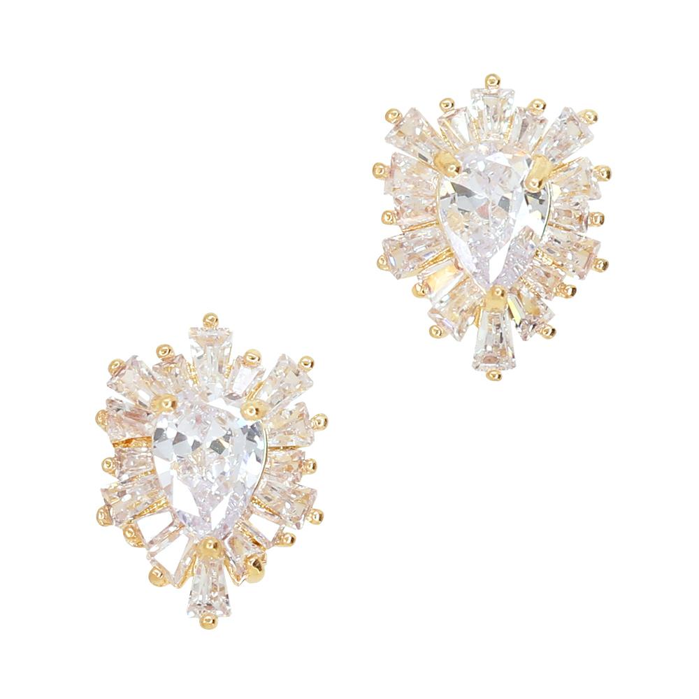 Crystalline Shield / Zircon Charm / Gold Daily Charme Crystalline Shield Zircon Gold Clear Charms Vintage Shape Reusable curved natural shape nails grand elegant large brilliant pear shaped zircon enveloped complementary crystals timeless design perfect all nail shapes knight shining armor sport
