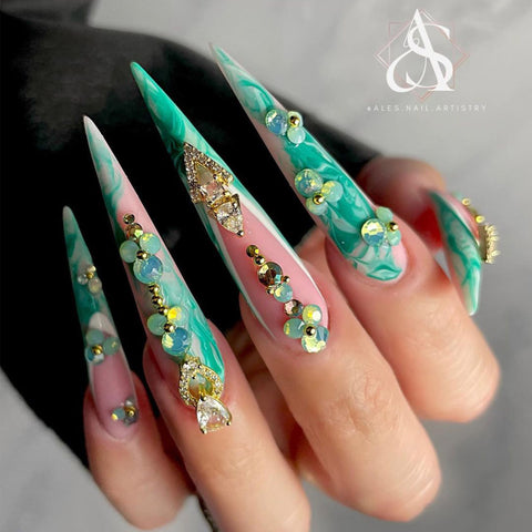 Daily Charme Linked Triangles Zircon Gold Clear Charms Vintage Shape Reusable curved natural shape nails charm edgy chic simple geometric design crystals edge