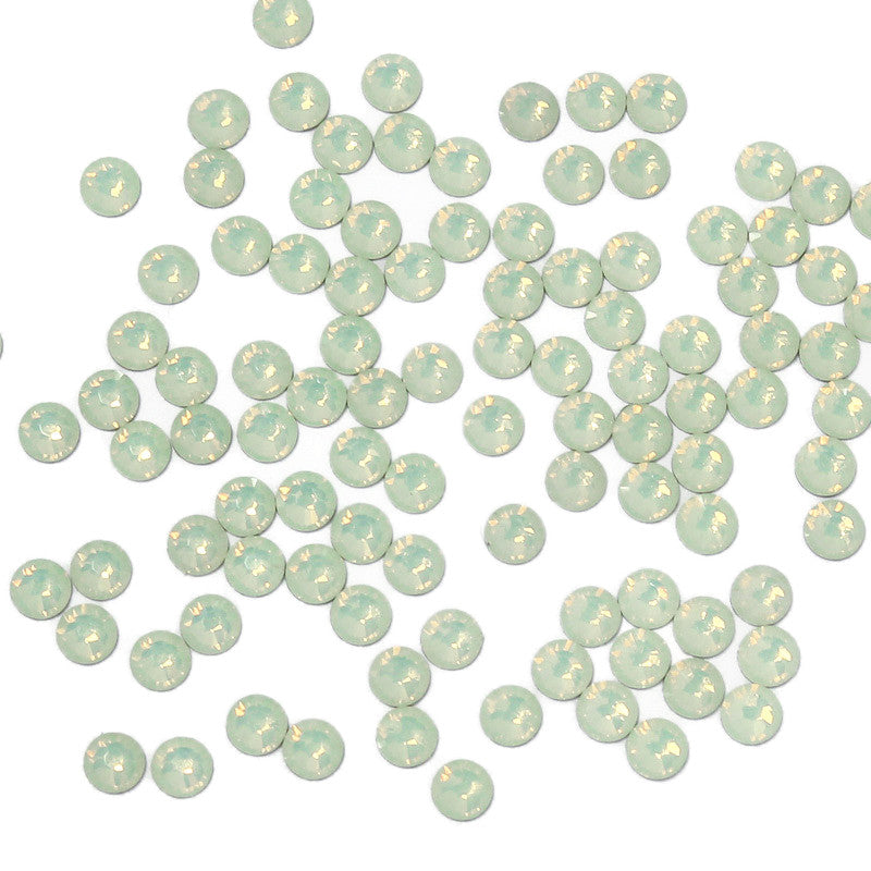 Swarovski Round Flatback Rhinestone / Chrysolite Opal Chrysolite Opal Swarovski Flatback Rhinestone / Nail Art