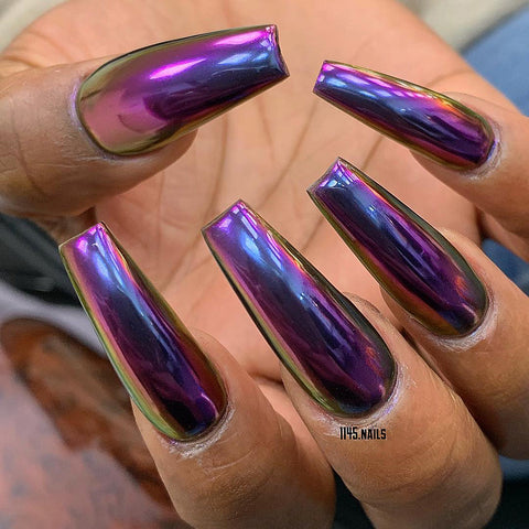 Chameleon Chrome Powder Hera Violet Nail Art by @1145.nails