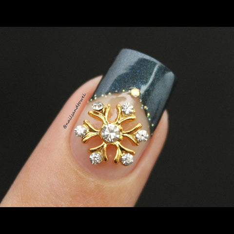 Holiday Nail Art Decoration - Snowflake / Gold